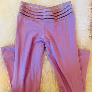 Fit kitty leggings like new - size small lavender